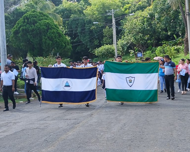 ¡Patria y Alegría en el Hogar Zacarías Guerra!